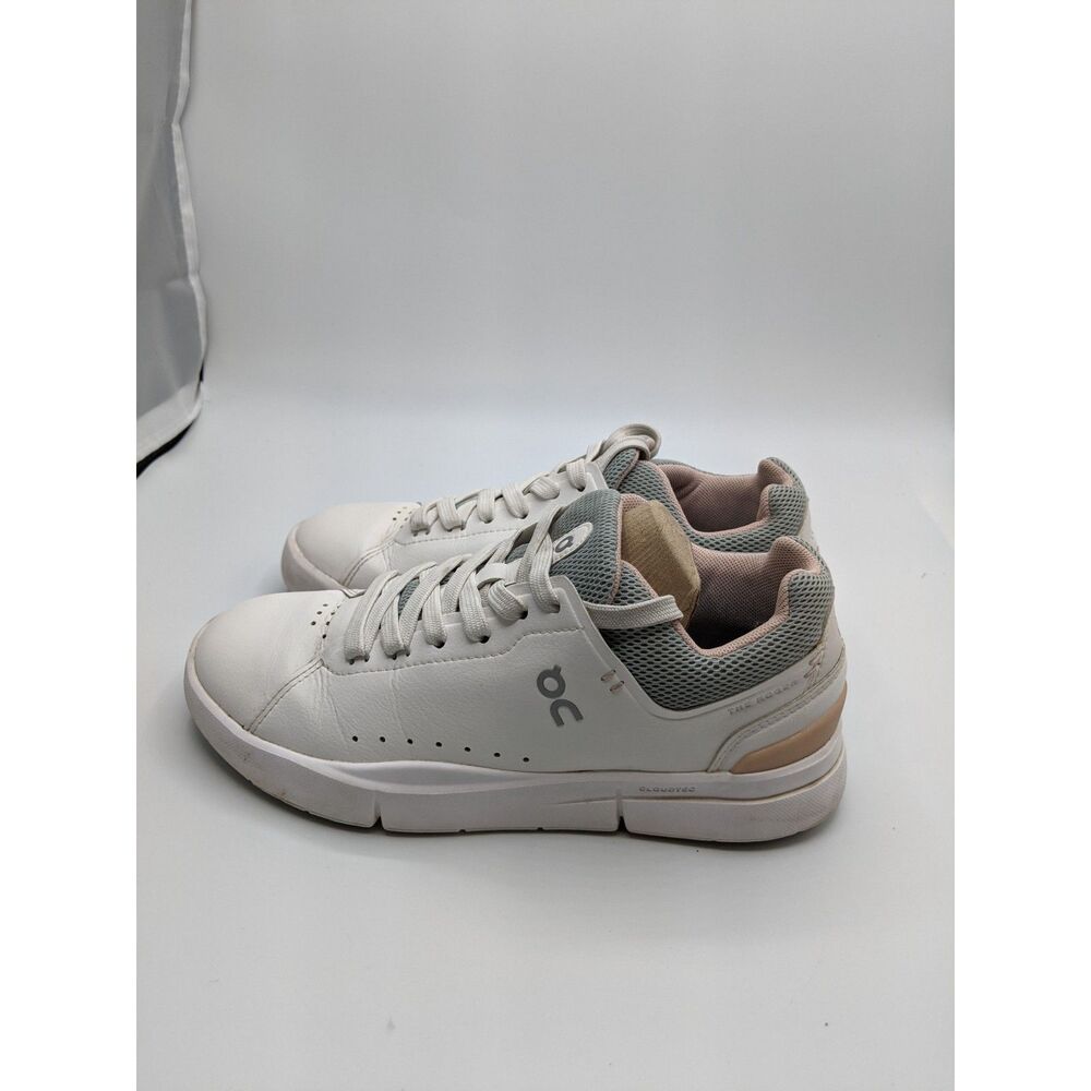 On Women's The Roger Advantage Sneakers, White/Rose, 5 Medium US